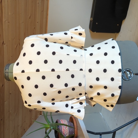 Wrap blouse. - Picture 2 of 4